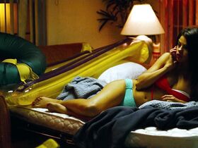 Селена Гомес секси – Отвязные каникулы (2013) #2