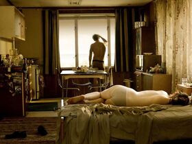Джессика Де Гау секси – Последние часы (2013) #2