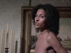 Пэм Гриер голая – Барабан (1976) #2