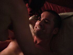 Лиза Эдельштейн секси, Аланна Юбак секси – Инструкция по разводу для женщин s01e09 (2015)