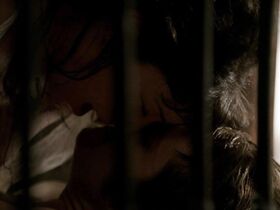 Молли Паркер голая – Дэдвуд s02e01 (2005) #3