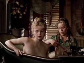 Изабелла Мико голая – Дэдвуд s02e05 (2005) #3