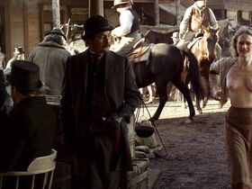 Паула Малкомсон голая, Эшли Кизер голая – Дэдвуд s03e11 (2006)