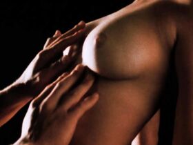 Дебора Кара Ангер голая, Аннабелла Шиорра голая – Шепоты в ночи (1992)