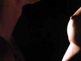 Дебора Кара Ангер голая, Аннабелла Шиорра голая – Шепоты в ночи (1992) #2