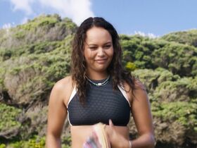 Эмма Леонард голая, Циан Элиз Уайт секси – 800 слов s01e05 (2015) #3