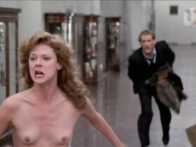 ДжоБет Уильямс голая, Джулия Дженнингс голая – Учителя (1984) #2