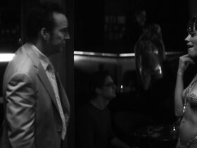 Челси Минан голая – Человек человеку волк (2016) #2