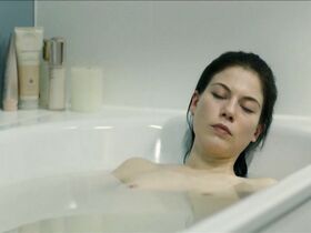 Нора фон Вальдштеттен голая – Октябрь ноябрь (2013)