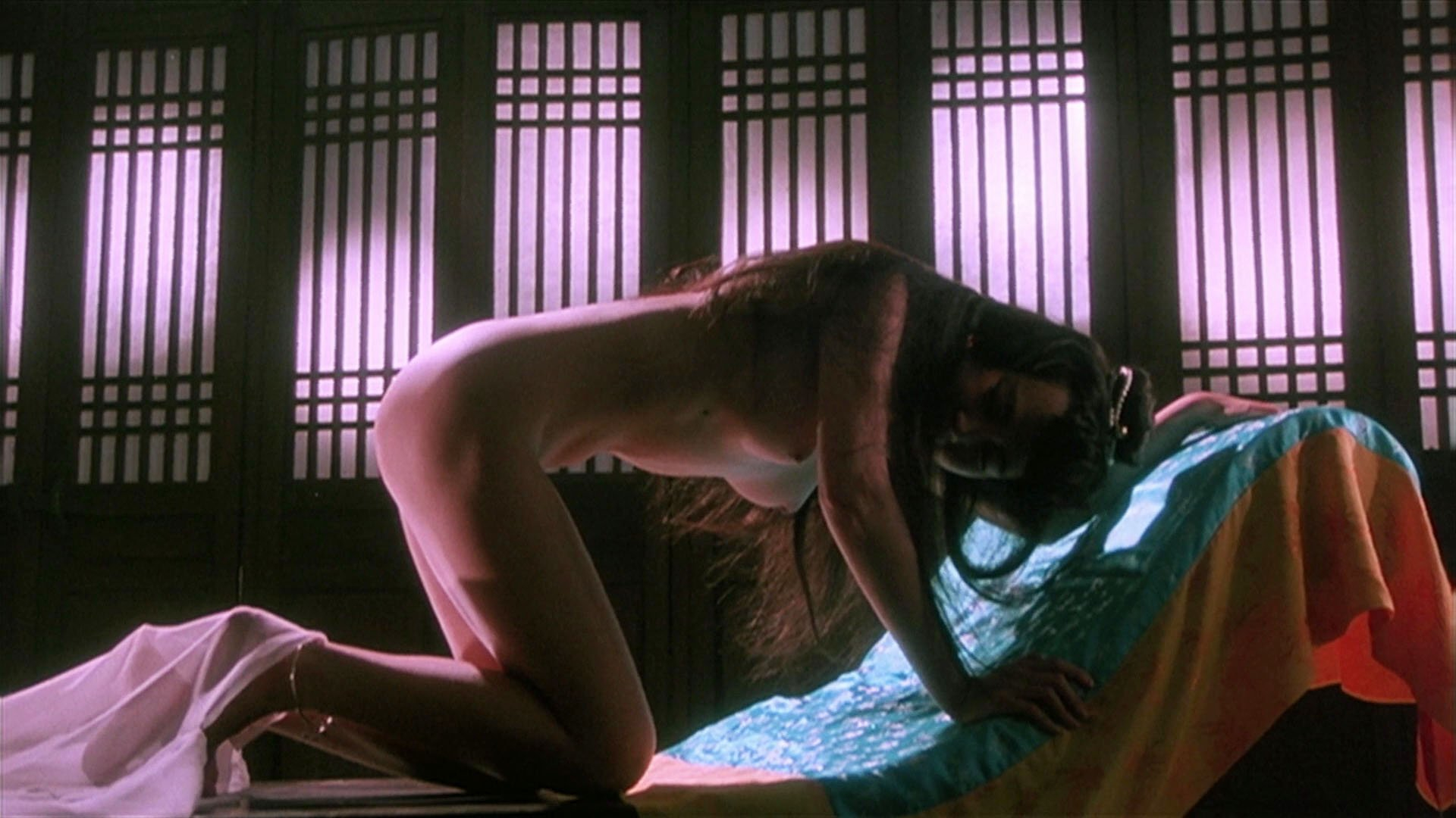 Изабелла Чоу голая - Sex and Zen (1991) #4.