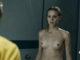 Мэгги Сивантос голая – Locked Up s01e05-06 (2015)
