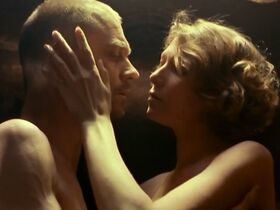 Елена Майорова голая – Затерянный в Сибири (1991) #8