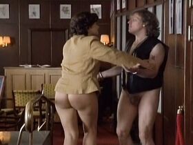 Сюзанн Рейтер голая – Yrrol — en kolossalt genomtänkt film (1994) #4