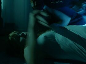 Малин Крепин секси – Срок (2012) #4