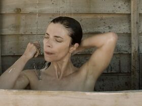 Марибель Верду секси – Маяк китов (2016)