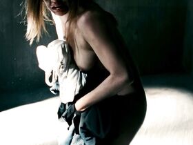 Мария Леон голая – Спящий голос (2011) #11