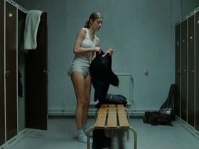 Малин Крепин голая – В твоих венах (2009) #2