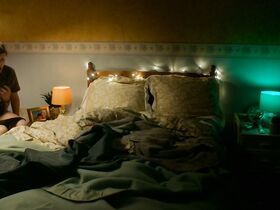 Александра Роуч секси – Руководство по сексу на втором свидании (2019) #16