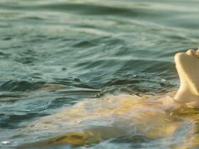 Андреа Винтер голая – Кровавый рай (2018) #10