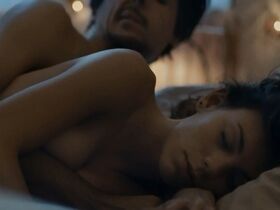 Виктория Луэнго голая – Рождественская ночь в Барселоне (2015) #10