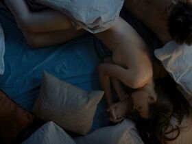 Виктория Луэнго голая – Рождественская ночь в Барселоне (2015) #11