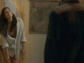 Виктория Луэнго голая – Рождественская ночь в Барселоне (2015) #5