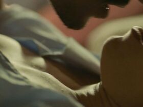 Виктория Луэнго голая – Рождественская ночь в Барселоне (2015) #8