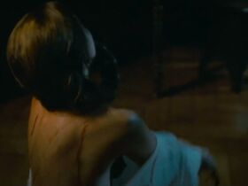 Виктория Абриль голая – Капитан Марло s01e03 (2016)