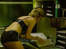 Малин Крепин голая – Студия секса (2012) #18