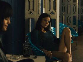 Елена Анайя голая – Джетт s01e02 (2019) #15