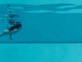 Елена Анайя голая – Джетт s01e02 (2019) #4