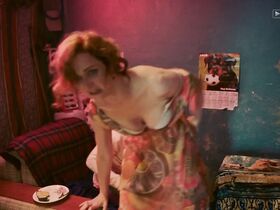 Екатерина Стулова секси – Жуки s01e01 (2019)