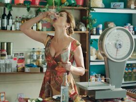 Екатерина Стулова секси – Жуки s01e01 (2019) #2