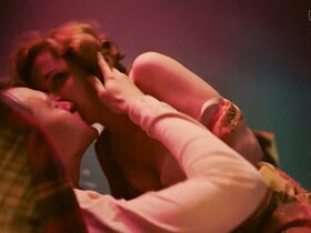 Екатерина Стулова секси – Жуки s01e01 (2019) #6