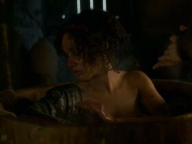 Карла Кроум секси – Карнивал Роу s01e03 (2019) #3