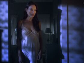 Клэр Форлани секси – Голос из прошлого (2007)