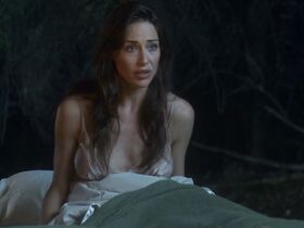 Клэр Форлани секси – Голос из прошлого (2007) #4