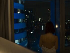 Холлидей Грейнджер голая – Захват s01e01 (2019) #5