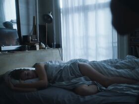 Элла Пернелл голая – Сладкая горечь s02e01-02 (2019) #14