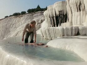 Сюзен Краули голая – Порожденный огнем (1987) #10