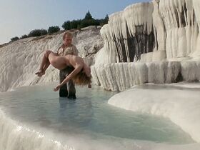 Сюзен Краули голая – Порожденный огнем (1987) #9