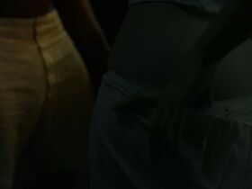 Тэмзин Мёрчант голая – Карнивал Роу s01e07-08 (2019) #2