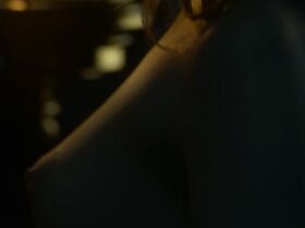 Тэмзин Мёрчант голая – Карнивал Роу s01e07-08 (2019) #3