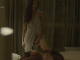 София Сисньега голая, другие – Здесь, на Земле s01e02, e05 (2018) #8