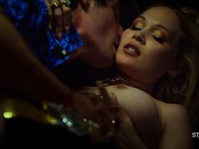 Келли Бёрглунд голая, другие – Апокалипсис сейчас s01e05 (2019) #12