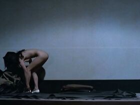 Надя Мурузи голая – Пчеловод (1986) #12