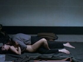 Надя Мурузи голая – Пчеловод (1986) #8