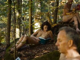 Сесиль Физера голая – Жизненная необходимость (2019) #4