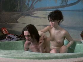 Эмер МакКорт голая – Лондон убивает меня (1991) #5