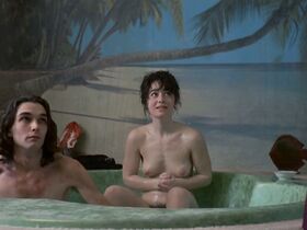 Эмер МакКорт голая – Лондон убивает меня (1991) #7